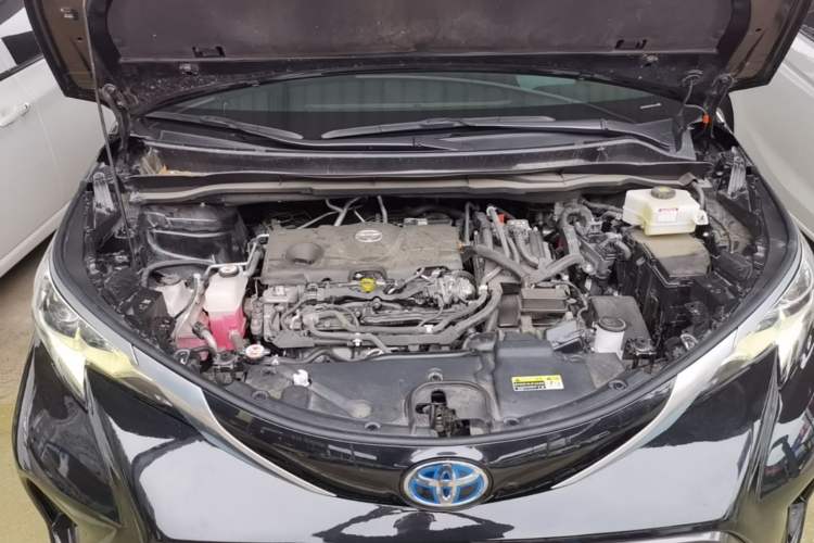 Used Toyota Granvia 2023 2.5L Hybrid Flagship VIP Edition Engine Bay