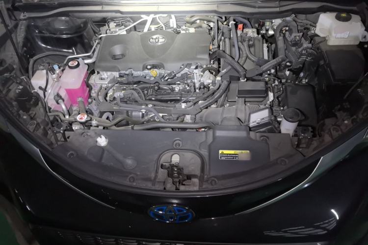 Used Toyota Granvia 2023 2.5L Hybrid Luxury Edition Engine Bay
