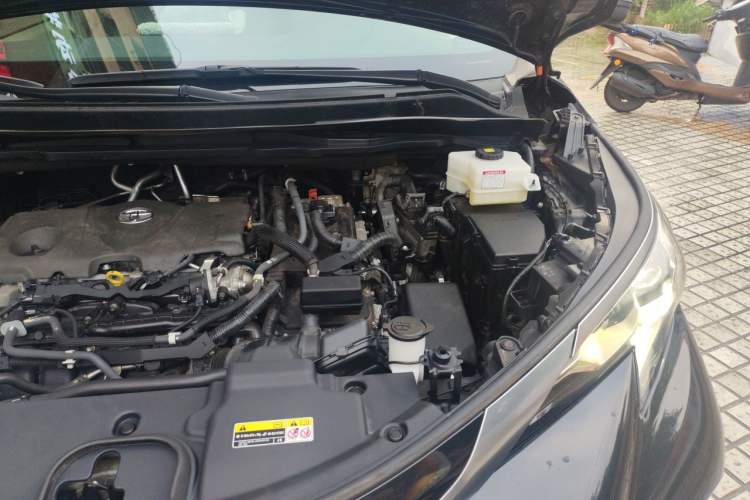 Used Toyota Granvia 2023 2.5L Hybrid Prestige PLUS Edition Engine Bay Left