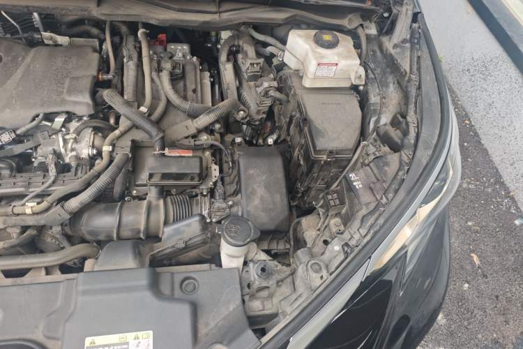 Used Toyota Granvia 2023 2.5L Hybrid Prestige PLUS Edition Engine Bay Left