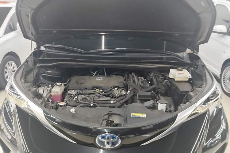 Used Toyota Granvia 2023 2.5L Hybrid Luxury Edition Engine Bay