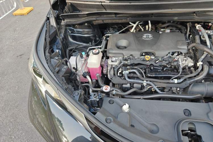 Used Toyota Granvia 2023 2.5L Hybrid Luxury Edition Engine Bay Right