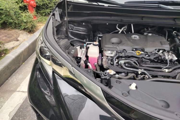 Used Toyota Granvia 2023 2.5L Hybrid Flagship VIP Edition Engine Bay Right