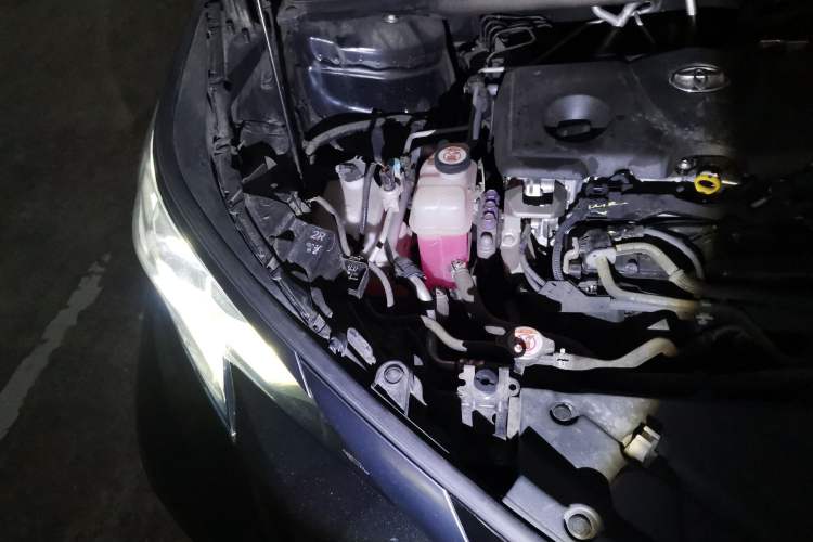 Used Toyota Granvia 2023 2.5L Hybrid Flagship VIP Edition Engine Bay Right