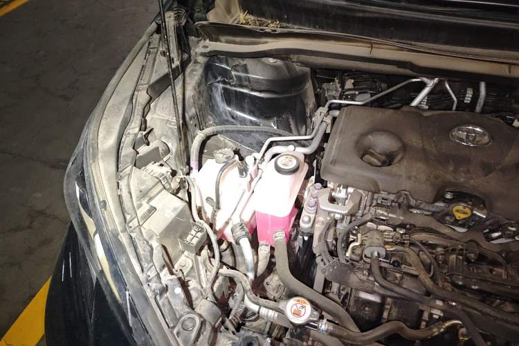Used Toyota Granvia 2023 2.5L Hybrid Comfort Edition Engine Bay Right