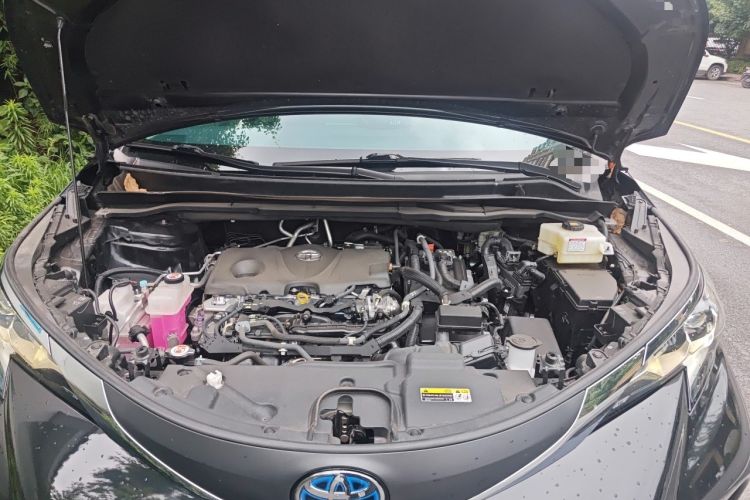 Used Toyota Granvia 2023 2.5L Hybrid Comfort Edition Engine Bay