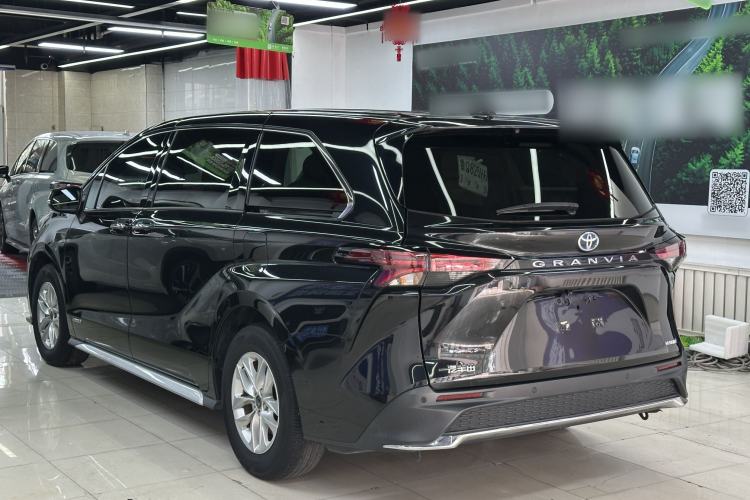 Used Toyota Granvia 2023 2.5L Hybrid Comfort Edition Exterior 2