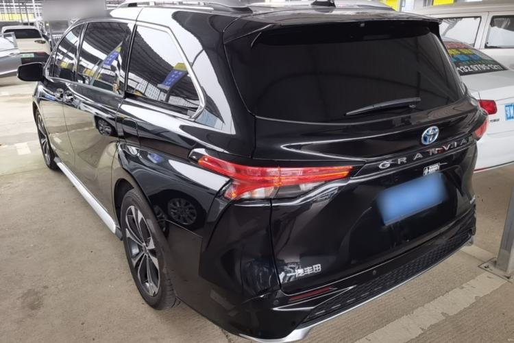 Used Toyota Granvia 2023 2.5L Hybrid Flagship VIP Edition Exterior 2