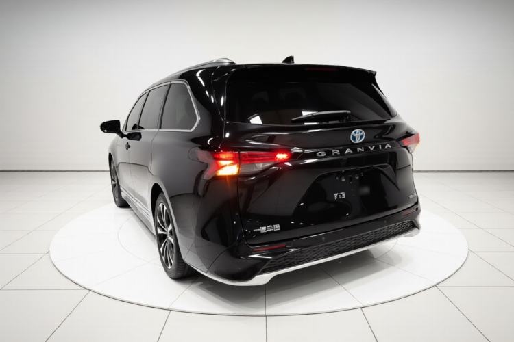 Used Toyota Granvia 2023 2.5L Hybrid Prestige PLUS Edition Exterior 2