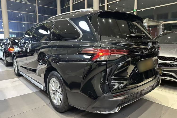 Used Toyota Granvia 2023 2.5L Hybrid Comfort Edition Exterior 3