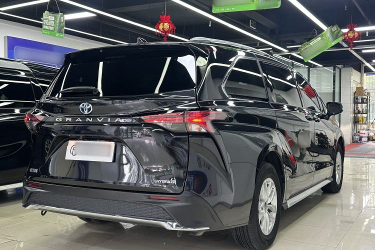 Used Toyota Granvia 2023 2.5L Hybrid Comfort Edition Exterior 3