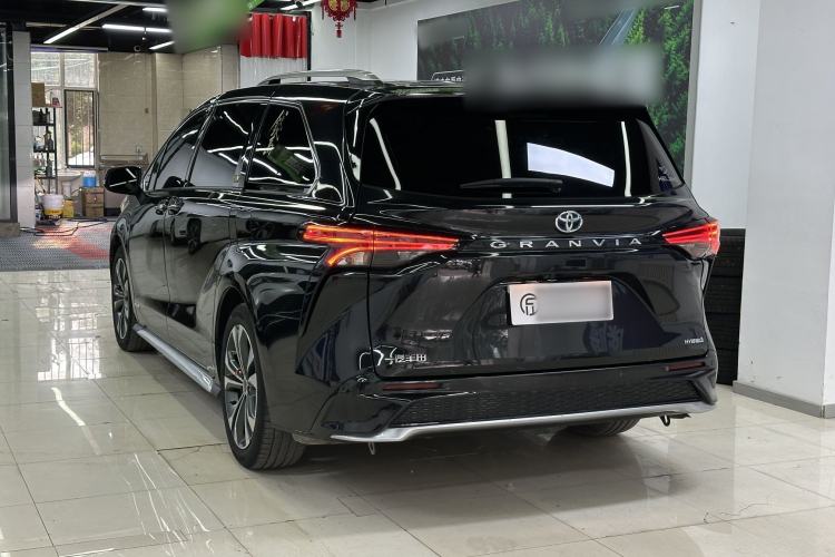 Used Toyota Granvia 2023 2.5L Hybrid Flagship VIP Edition Exterior 4