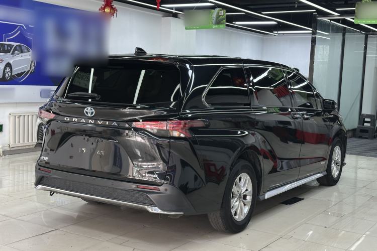 Used Toyota Granvia 2023 2.5L Hybrid Comfort Edition Exterior 4