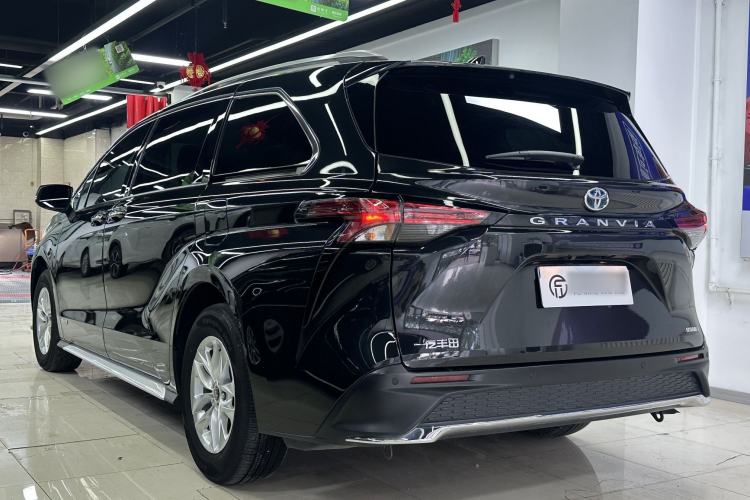 Used Toyota Granvia 2023 2.5L Hybrid Comfort Edition Exterior 4