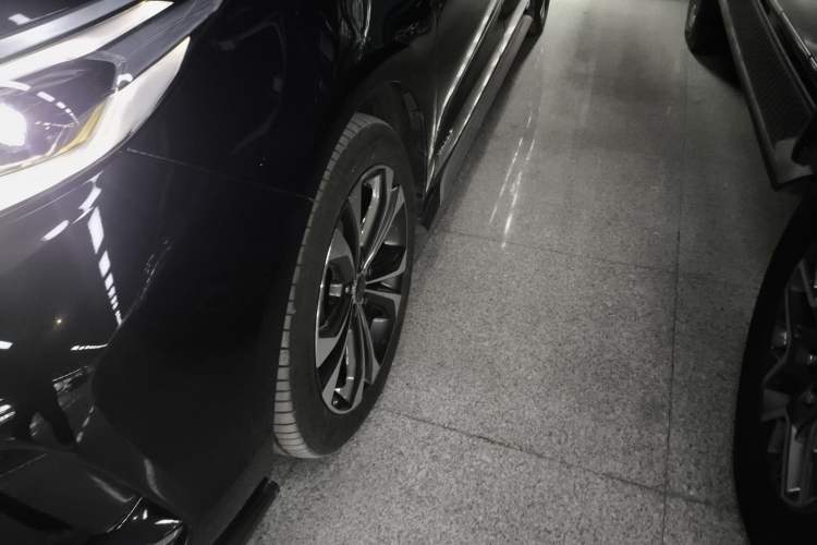 Used Toyota Granvia 2023 2.5L Hybrid Prestige PLUS Edition Exterior 4