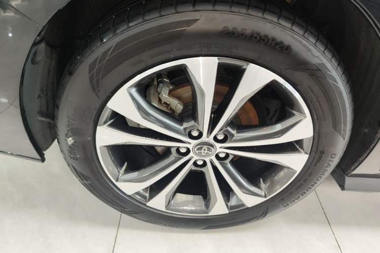 Used Toyota Granvia 2023 2.5L Hybrid Prestige PLUS Edition Exterior 5