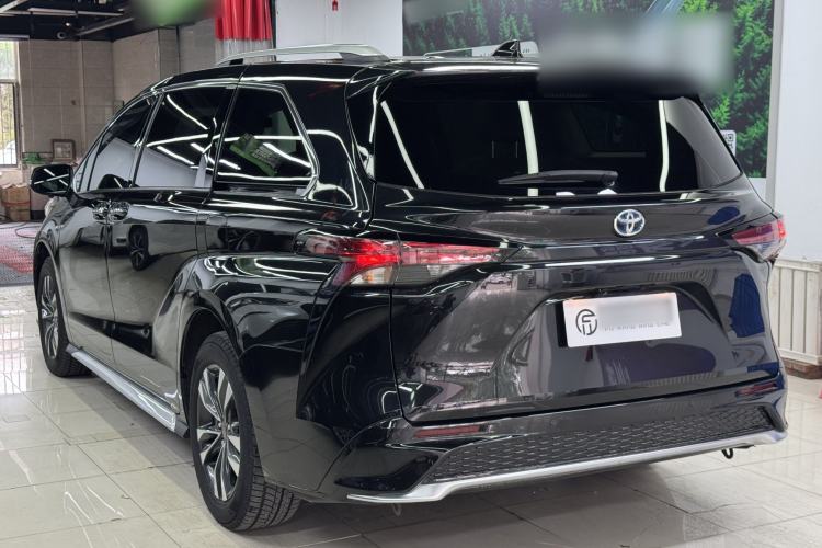 Used Toyota Granvia 2023 2.5L Hybrid Luxury Edition Exterior 5