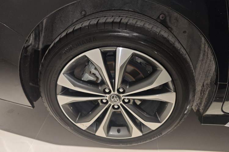 Used Toyota Granvia 2023 2.5L Hybrid Prestige VIP Edition Exterior 5