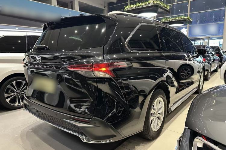 Used Toyota Granvia 2023 2.5L Hybrid Comfort Edition Exterior 5