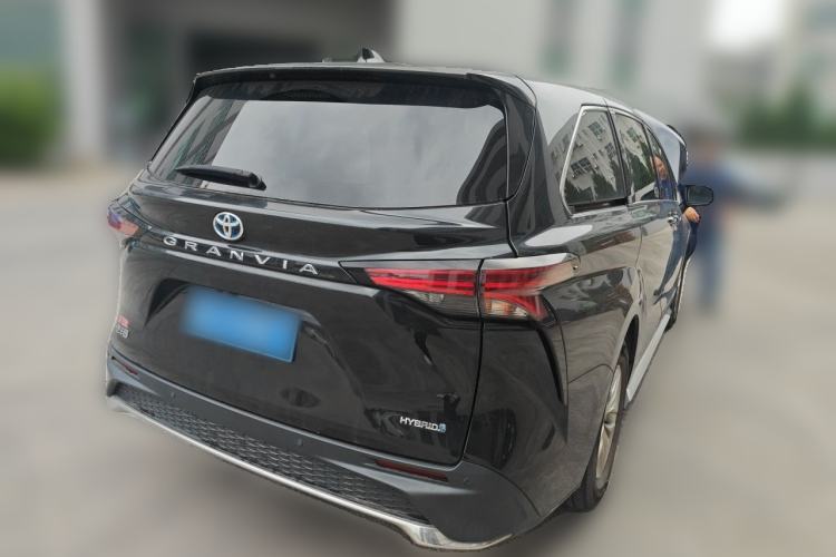 Used Toyota Granvia 2023 2.5L Hybrid Comfort Edition Exterior 5