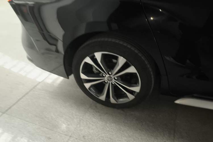 Used Toyota Granvia 2023 2.5L Hybrid Prestige PLUS Edition Exterior 5