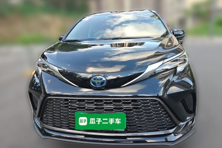 Used Toyota Granvia 2023 2.5L Hybrid Luxury Edition Front