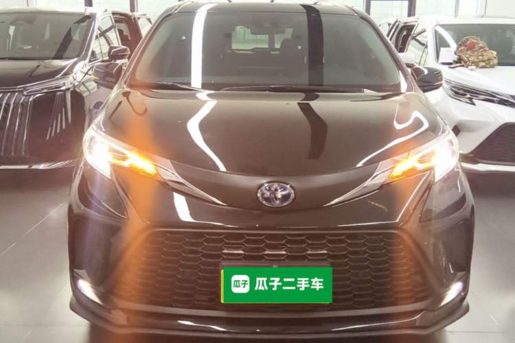 Used Toyota Granvia 2023 2.5L Hybrid Comfort Edition Front