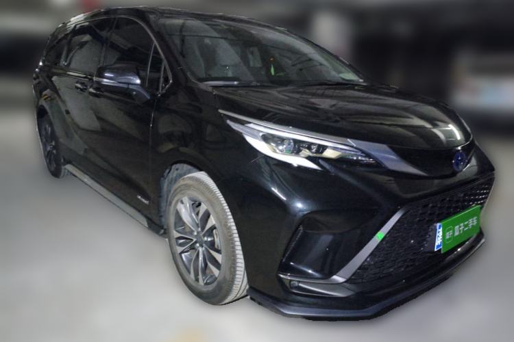 Used Toyota Granvia 2023 2.5L Hybrid Luxury Edition Front Right 45 Deg