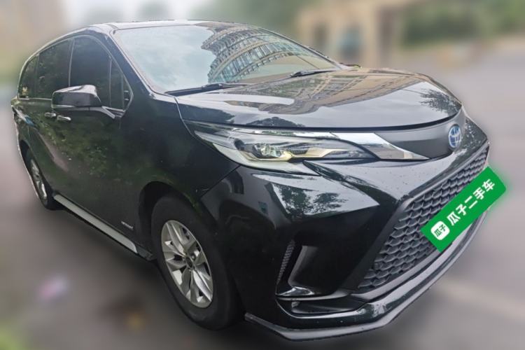 Used Toyota Granvia 2023 2.5L Hybrid Comfort Edition Front Right 45 Deg