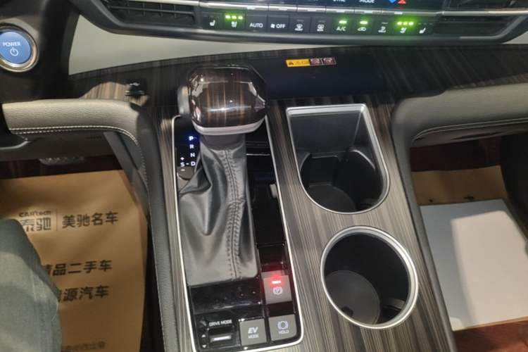 Used Toyota Granvia 2023 2.5L Hybrid Flagship VIP Edition Gear Lever