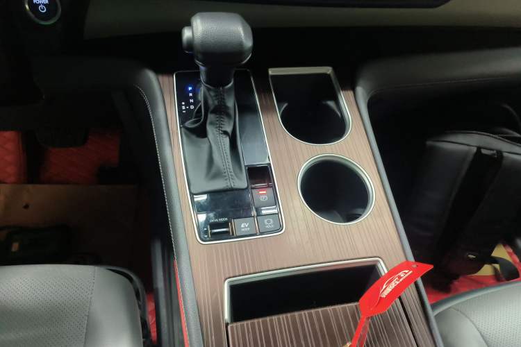 Used Toyota Granvia 2023 2.5L Hybrid Comfort Edition Gear Lever
