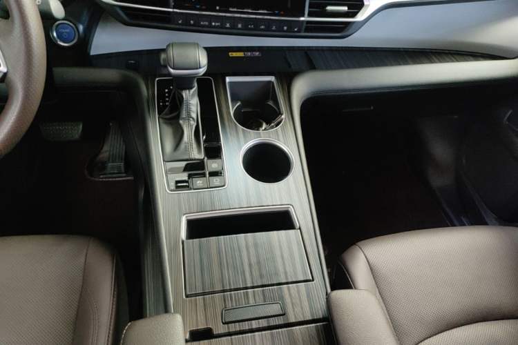Used Toyota Granvia 2023 2.5L Hybrid Flagship VIP Edition Gear Lever