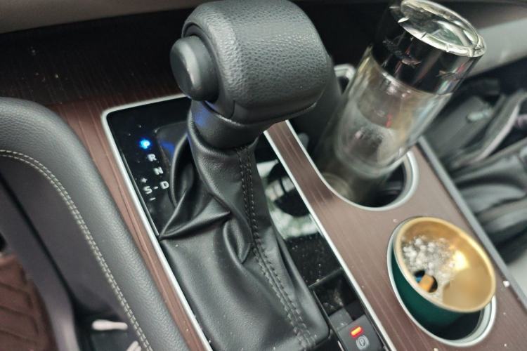 Used Toyota Granvia 2023 2.5L Hybrid Comfort Edition Gear Lever
