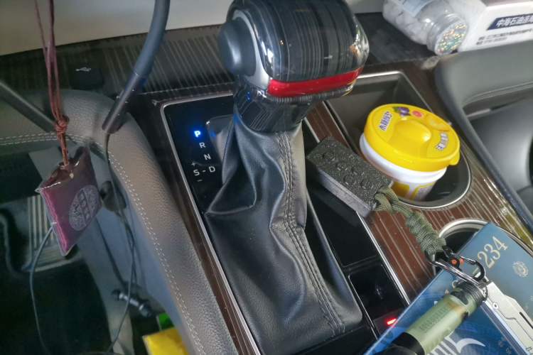 Used Toyota Granvia 2023 2.5L Hybrid Prestige PLUS Edition Gear Lever