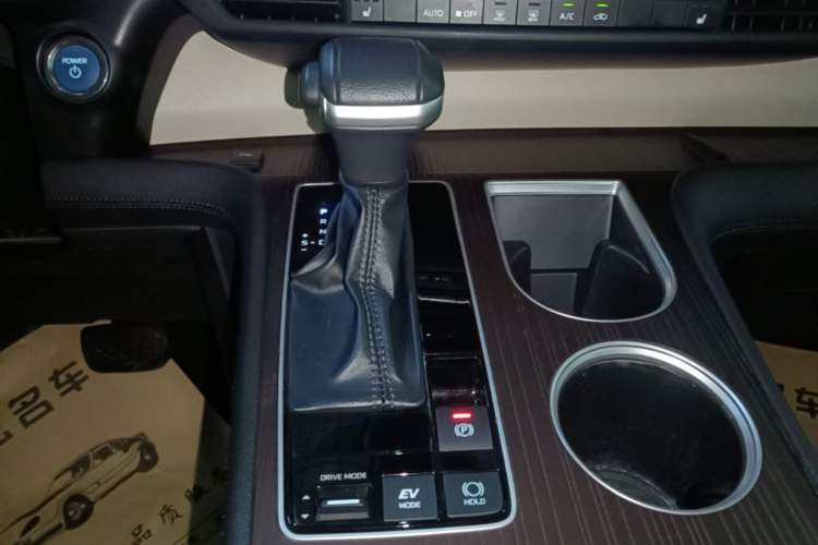 Used Toyota Granvia 2023 2.5L Hybrid Prestige PLUS Edition Gear Lever