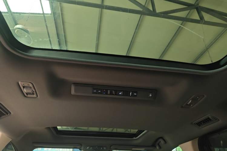 Used Toyota Granvia 2023 2.5L Hybrid Prestige PLUS Edition Headliner
