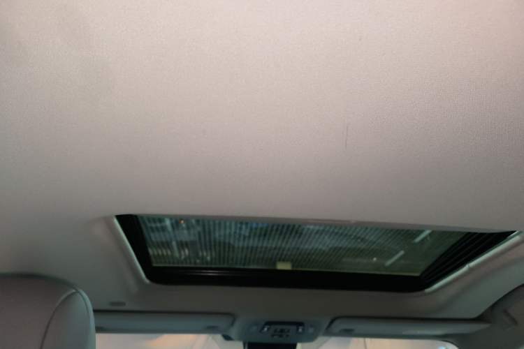 Used Toyota Granvia 2023 2.5L Hybrid Comfort Edition Headliner
