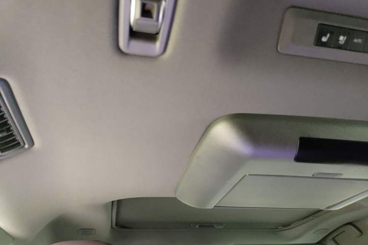 Used Toyota Granvia 2023 2.5L Hybrid Flagship VIP Edition Headliner