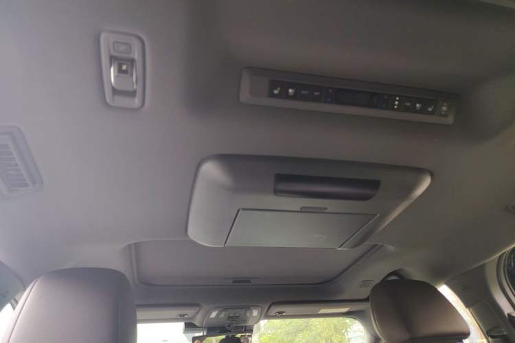 Used Toyota Granvia 2023 2.5L Hybrid Flagship VIP Edition Headliner