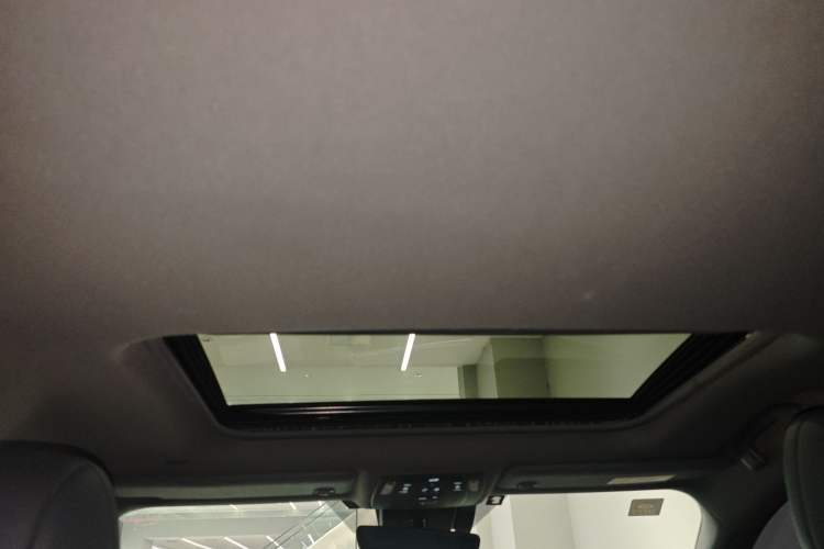 Used Toyota Granvia 2023 2.5L Hybrid Prestige VIP Edition Headliner