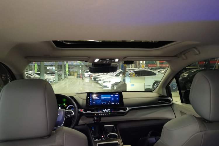 Used Toyota Granvia 2023 2.5L Hybrid Prestige PLUS Edition Headliner