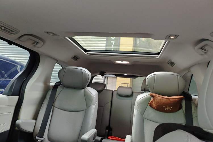 Used Toyota Granvia 2023 2.5L Hybrid Prestige VIP Edition Headliner