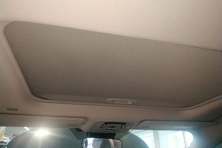 Used Toyota Granvia 2023 2.5L Hybrid Comfort Edition Headliner
