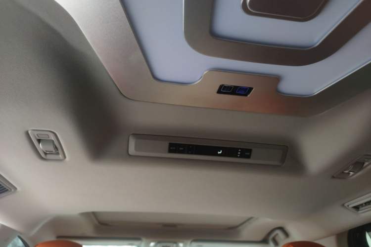 Used Toyota Granvia 2023 2.5L Hybrid Comfort Edition Headliner