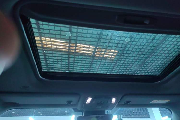 Used Toyota Granvia 2023 2.5L Hybrid Prestige PLUS Edition Headliner
