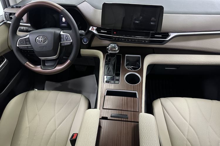 Used Toyota Granvia 2023 2.5L Hybrid Comfort Edition Interior 1