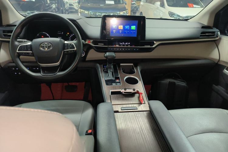 Used Toyota Granvia 2023 2.5L Hybrid Comfort Edition Interior 2