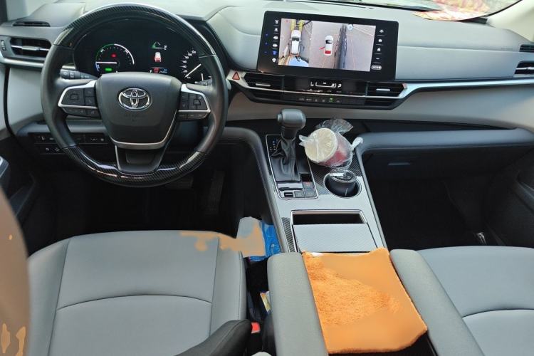 Used Toyota Granvia 2023 2.5L Hybrid Luxury Edition Interior 2