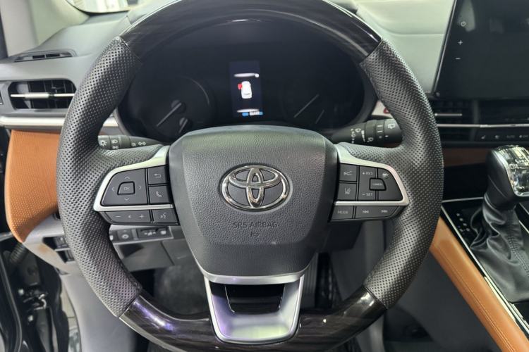Used Toyota Granvia 2023 2.5L Hybrid Luxury Edition Interior 3