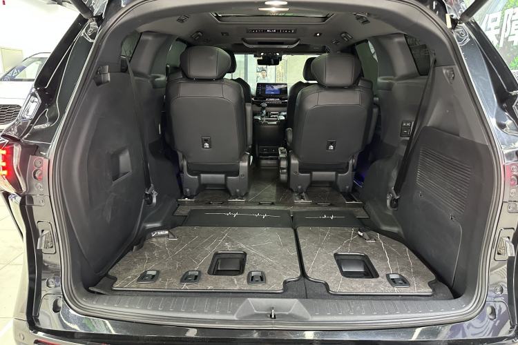 Used Toyota Granvia 2023 2.5L Hybrid Flagship VIP Edition Interior 6